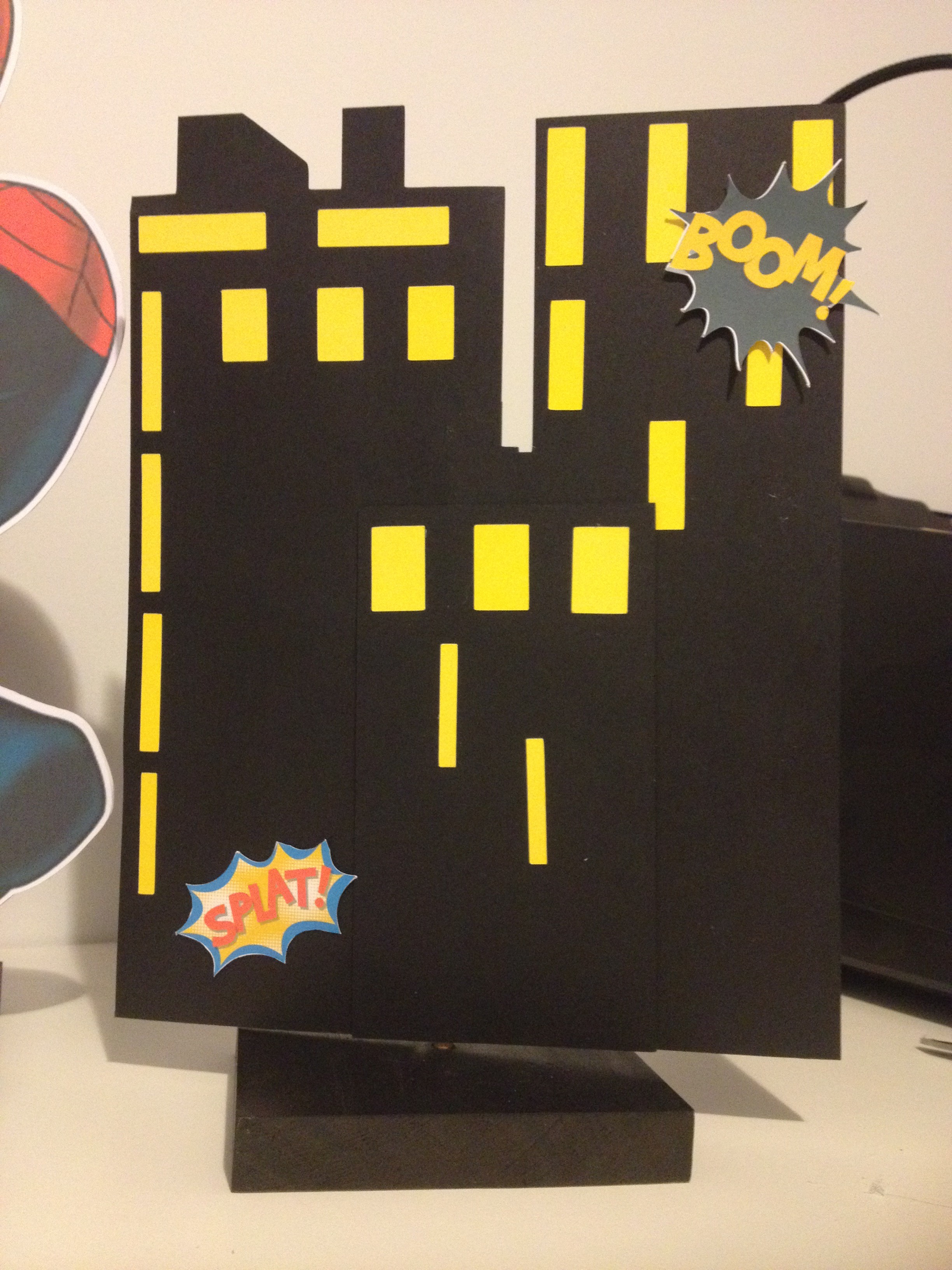 How to make superhero skyline centrepieces