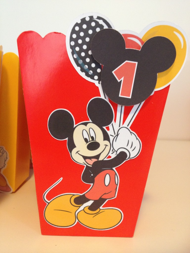 Mickey Mouse popcorn party favor box tutorial and free printables