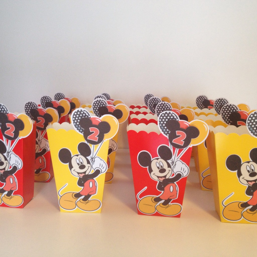 Mickey Mouse treat bags tutorial and free printable